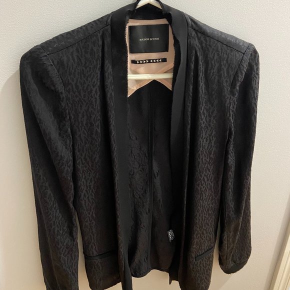 Blazer - Picture 4 of 4